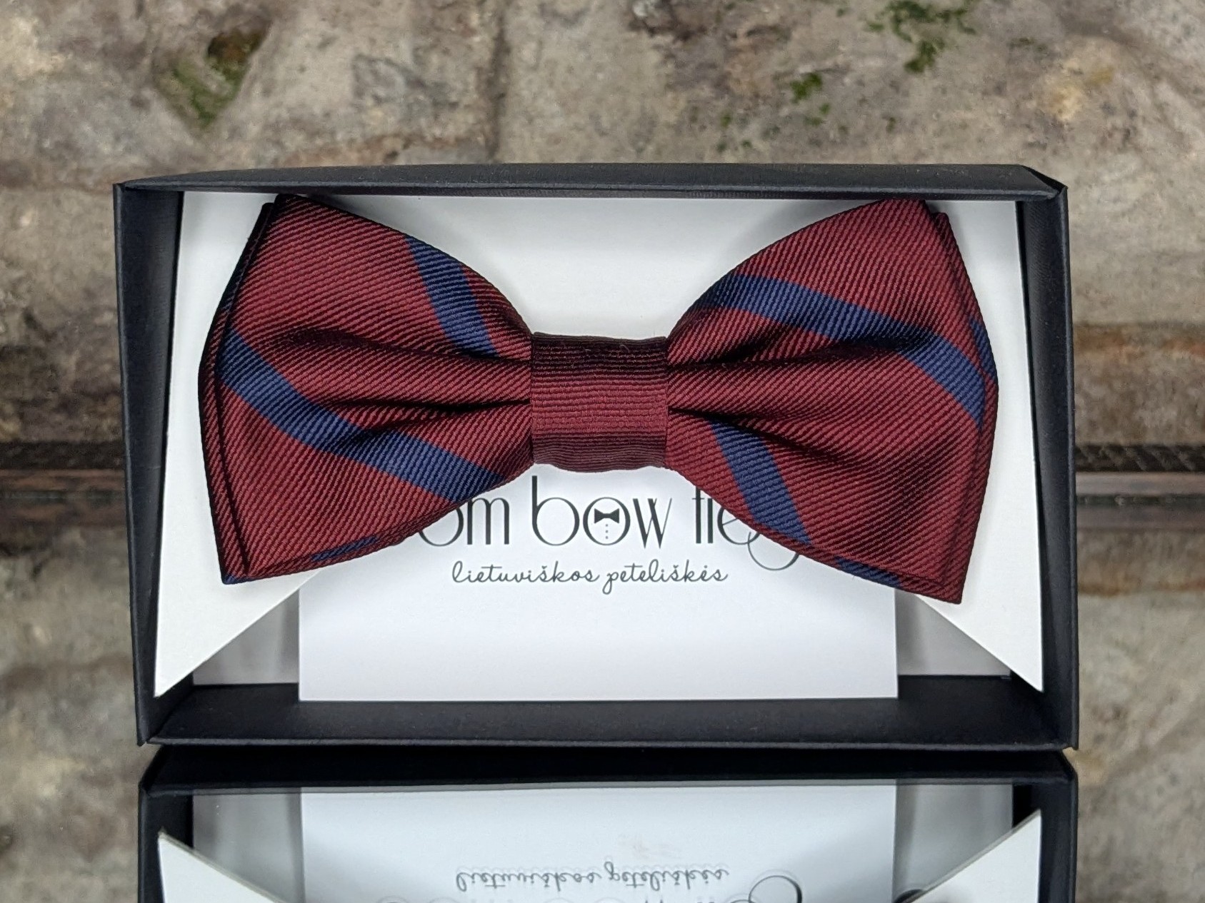 PXL_20251201_095013507 tamsiai raudona